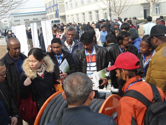 國際農(nóng)業(yè)機械考察團蒞臨華泰保爾公司參觀考察